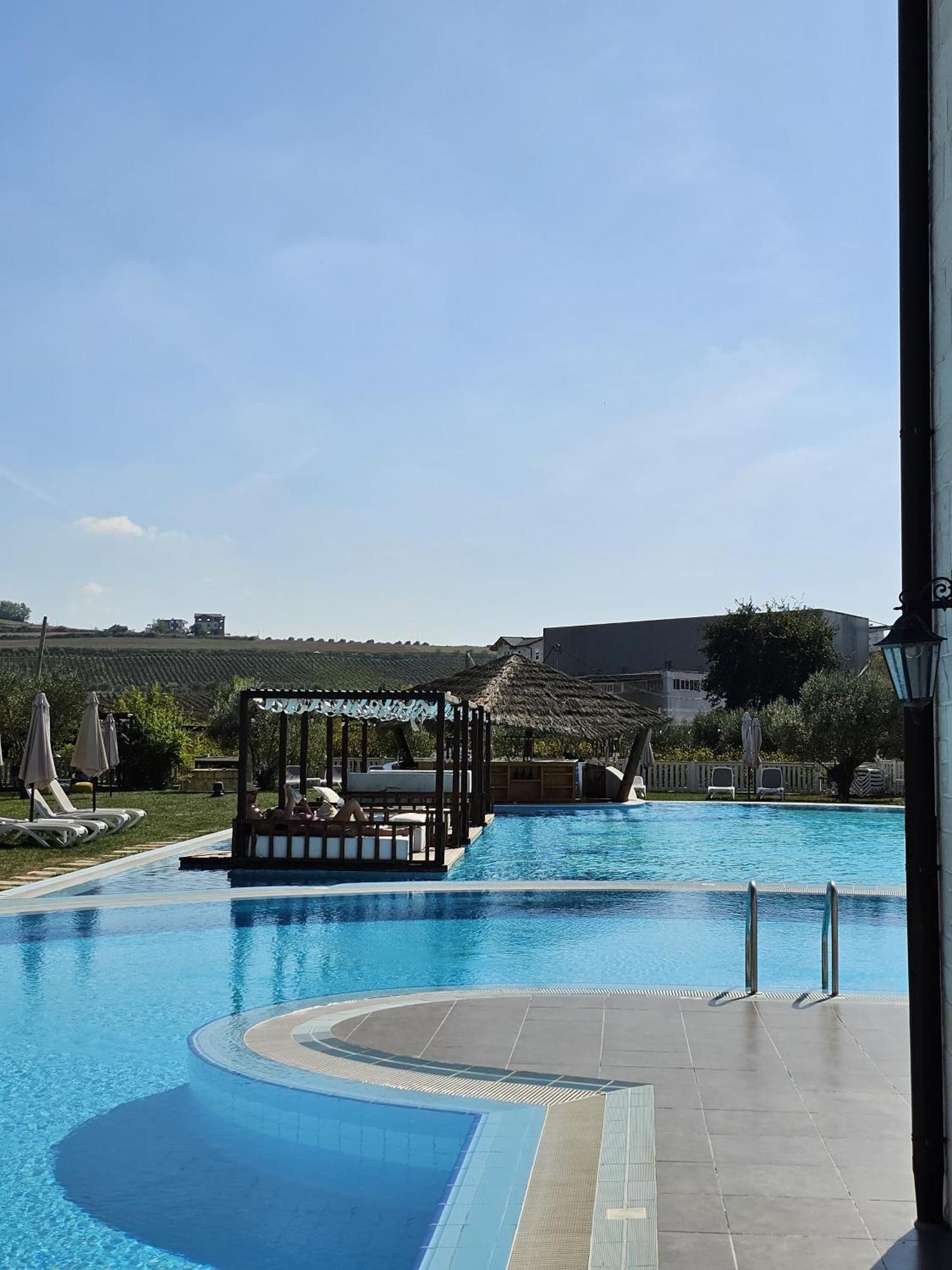 Vinea Resort Durrës 外观 照片