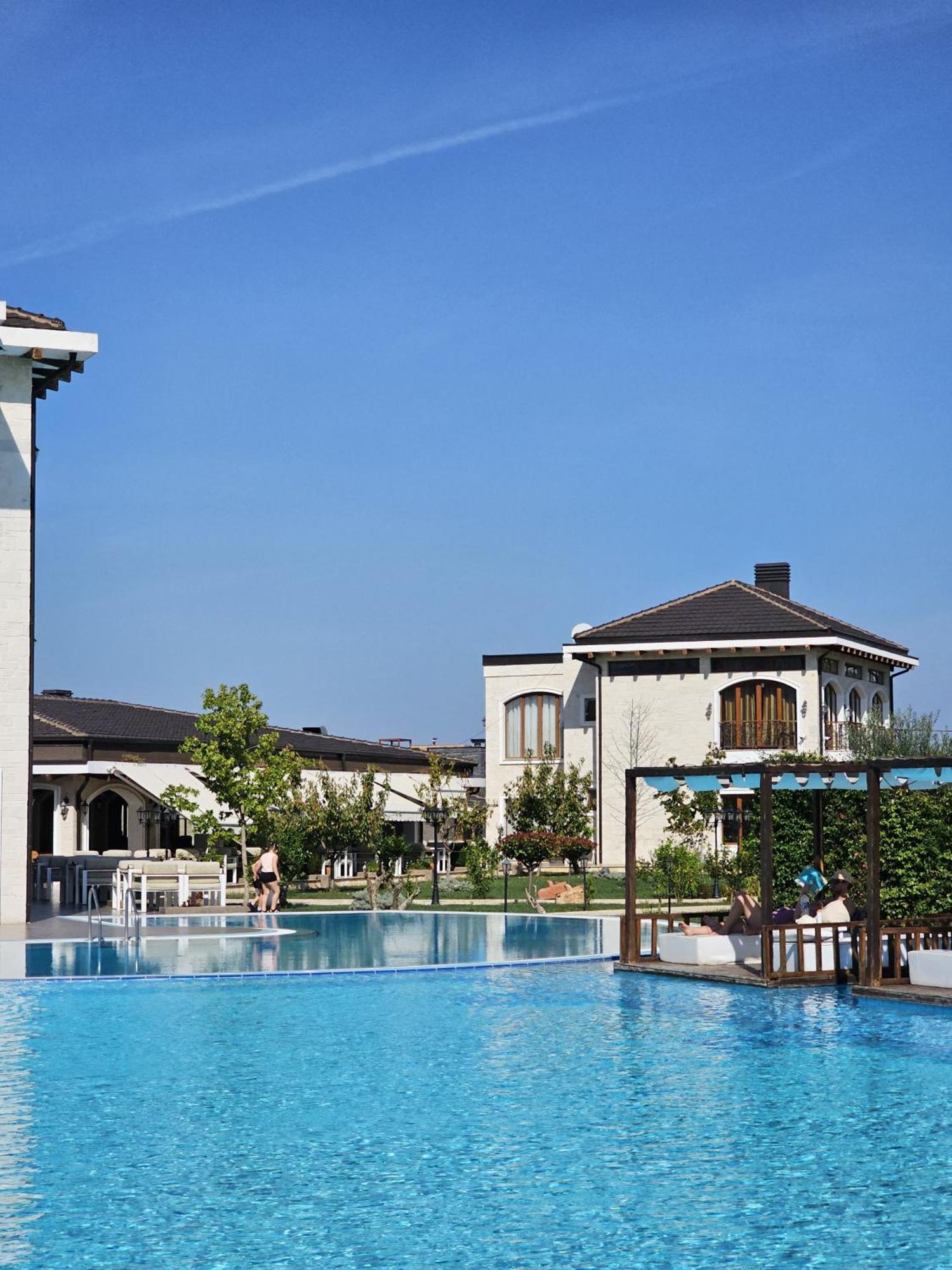 Vinea Resort Durrës 外观 照片